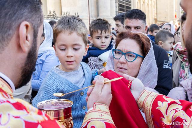 Praznicul ales al sfârșitului de octombrie: Sfânta Liturghie de ziua Sfântului Mare Mucenic Dimitrie, la Catedrala Patriarhală / Foto: Raluca-Emanuela Ene / Basilica.ro (Foto) Praznicul ales al sfârșitului de octombrie: Sfânta Liturghie de ziua Sfântului Mare Mucenic Dimitrie, la Catedrala Patriarhală