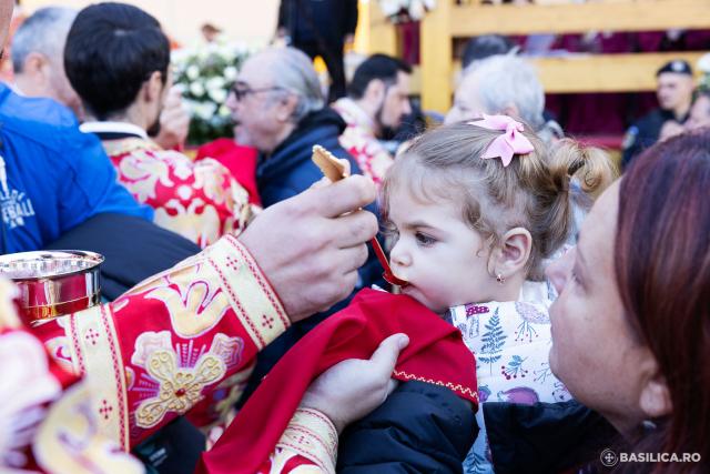 Praznicul ales al sfârșitului de octombrie: Sfânta Liturghie de ziua Sfântului Mare Mucenic Dimitrie, la Catedrala Patriarhală / Foto: Raluca-Emanuela Ene / Basilica.ro (Foto) Praznicul ales al sfârșitului de octombrie: Sfânta Liturghie de ziua Sfântului Mare Mucenic Dimitrie, la Catedrala Patriarhală