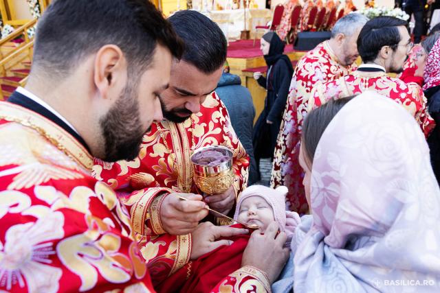 Praznicul ales al sfârșitului de octombrie: Sfânta Liturghie de ziua Sfântului Mare Mucenic Dimitrie, la Catedrala Patriarhală / Foto: Raluca-Emanuela Ene / Basilica.ro (Foto) Praznicul ales al sfârșitului de octombrie: Sfânta Liturghie de ziua Sfântului Mare Mucenic Dimitrie, la Catedrala Patriarhală
