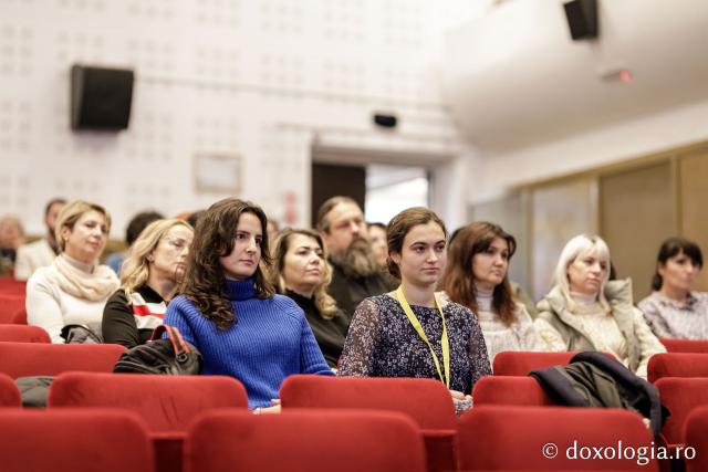 Proiecția filmulului artistic O Cruce în pustie. Sfânta Cuvioasă Parascheva (Serbia), în prezența regizorului Hadži-Aleksandar Đurović (Foto) “Quo Vadis”: Ateneul Tătărași, gazda pentru zeci de spectatori în cea de-a doua zi a festivalului