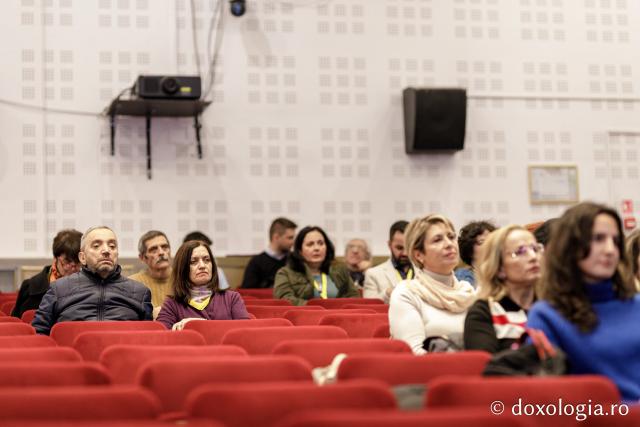 Proiecția filmulului artistic O Cruce în pustie. Sfânta Cuvioasă Parascheva (Serbia), în prezența regizorului Hadži-Aleksandar Đurović (Foto) “Quo Vadis”: Ateneul Tătărași, gazda pentru zeci de spectatori în cea de-a doua zi a festivalului