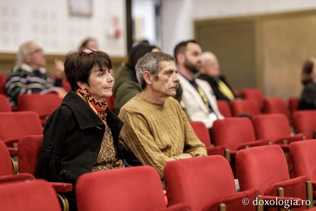 Proiecția filmulului artistic O Cruce în pustie. Sfânta Cuvioasă Parascheva (Serbia), în prezența regizorului Hadži-Aleksandar Đurović (Foto) “Quo Vadis”: Ateneul Tătărași, gazda pentru zeci de spectatori în cea de-a doua zi a festivalului