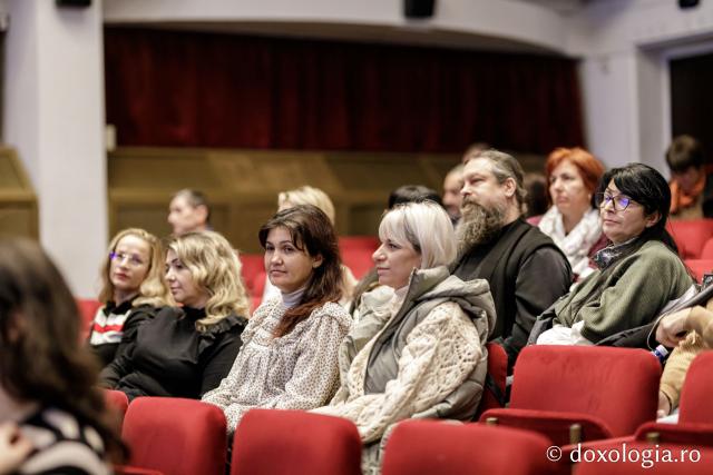 Proiecția filmulului artistic O Cruce în pustie. Sfânta Cuvioasă Parascheva (Serbia), în prezența regizorului Hadži-Aleksandar Đurović (Foto) “Quo Vadis”: Ateneul Tătărași, gazda pentru zeci de spectatori în cea de-a doua zi a festivalului
