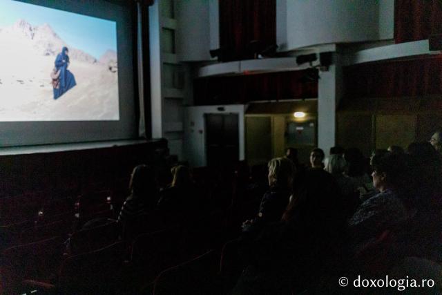 Proiecția filmulului artistic O Cruce în pustie. Sfânta Cuvioasă Parascheva (Serbia), în prezența regizorului Hadži-Aleksandar Đurović (Foto) “Quo Vadis”: Ateneul Tătărași, gazda pentru zeci de spectatori în cea de-a doua zi a festivalului