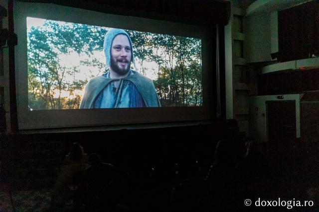 Proiecția filmulului artistic O Cruce în pustie. Sfânta Cuvioasă Parascheva (Serbia), în prezența regizorului Hadži-Aleksandar Đurović (Foto) “Quo Vadis”: Ateneul Tătărași, gazda pentru zeci de spectatori în cea de-a doua zi a festivalului