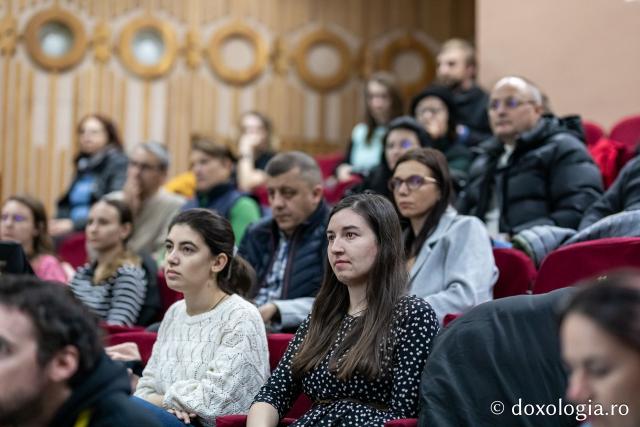 Proiecția filmului documentar Doar iubirea ne mai poate salva (Serbia), în prezența regizorului Hadži-Aleksandar Đurović (Casa de cultură Mihai Ursachi din Copou – Sala Diotima) (Foto) „Quo Vadis”: cea de-a treia zi a festivalului de film