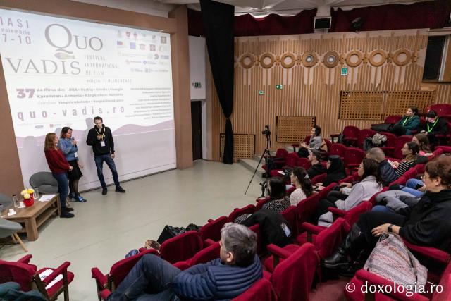 Proiecția filmului documentar Doar iubirea ne mai poate salva (Serbia), în prezența regizorului Hadži-Aleksandar Đurović (Casa de cultură Mihai Ursachi din Copou – Sala Diotima) (Foto) „Quo Vadis”: cea de-a treia zi a festivalului de film