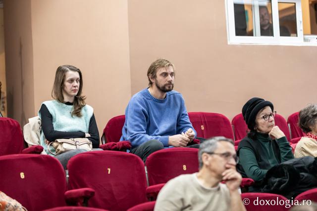 Proiecția filmului documentar Doar iubirea ne mai poate salva (Serbia), în prezența regizorului Hadži-Aleksandar Đurović (Casa de cultură Mihai Ursachi din Copou – Sala Diotima) (Foto) „Quo Vadis”: cea de-a treia zi a festivalului de film