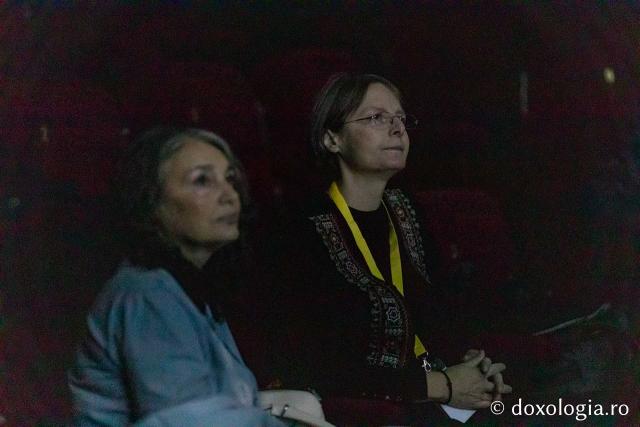 Proiecția filmului documentar Cămașa de duminică (România), în prezența regizoarei Cristina Chirvasie (Casa de cultură Mihai Ursachi din Copou – Sala Diotima) (Foto) „Quo Vadis”: cea de-a treia zi a festivalului de film