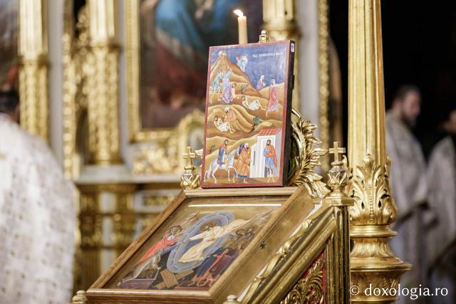 (Foto) Zi aparte la Iași: IPS Teofan și Arhim. Efrem Vatopedinul au săvârșit Sfânta Liturghie la Catedrala Mitropolitană
