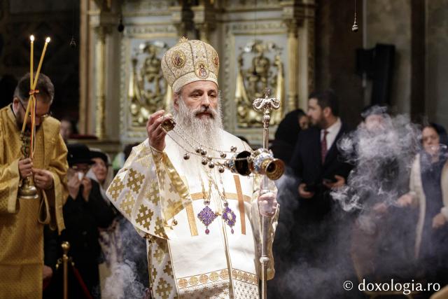 (Foto) Zi aparte la Iași: IPS Teofan și Arhim. Efrem Vatopedinul au săvârșit Sfânta Liturghie la Catedrala Mitropolitană