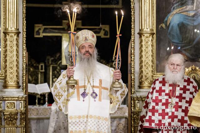 (Foto) Zi aparte la Iași: IPS Teofan și Arhim. Efrem Vatopedinul au săvârșit Sfânta Liturghie la Catedrala Mitropolitană