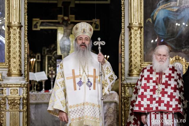 (Foto) Zi aparte la Iași: IPS Teofan și Arhim. Efrem Vatopedinul au săvârșit Sfânta Liturghie la Catedrala Mitropolitană