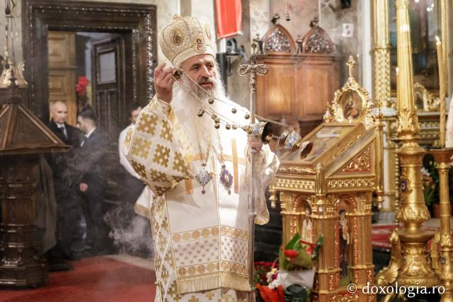 (Foto) Zi aparte la Iași: IPS Teofan și Arhim. Efrem Vatopedinul au săvârșit Sfânta Liturghie la Catedrala Mitropolitană