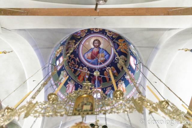 Mănăstirea Aghia Lavra