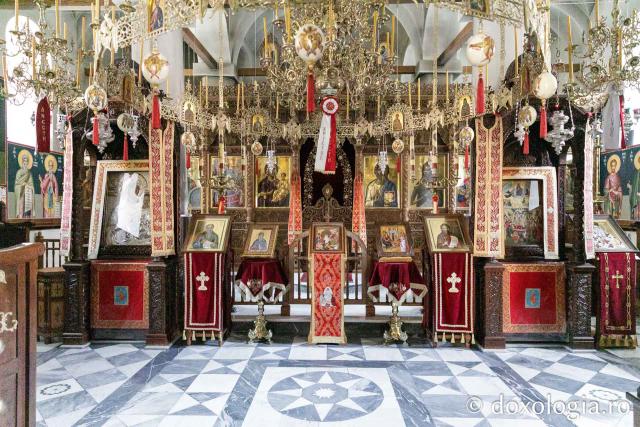 Mănăstirea Aghia Lavra