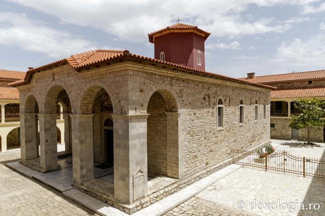 Mănăstirea Aghia Lavra