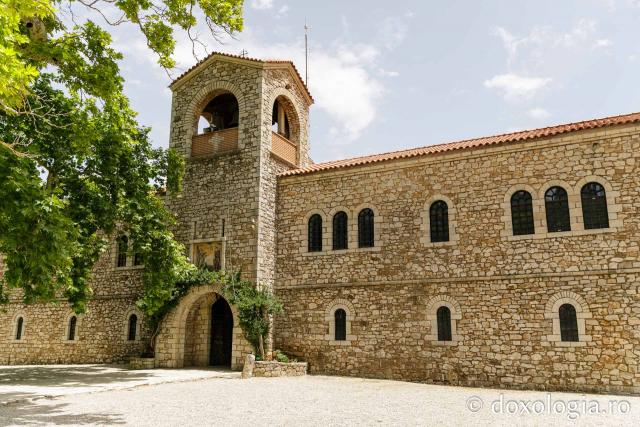 Mănăstirea Aghia Lavra
