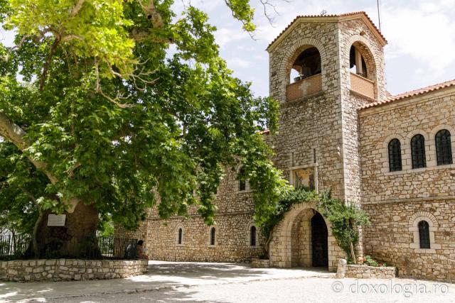Mănăstirea Aghia Lavra