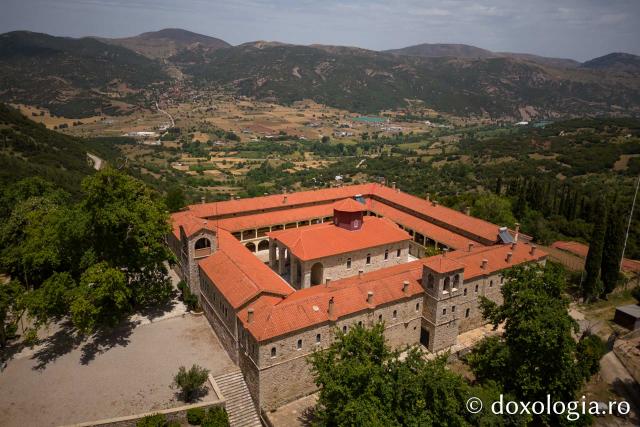 Mănăstirea Aghia Lavra