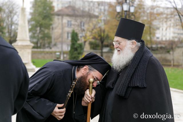 Vizita părintelui Efrem Vatopedinul la Muzeul Mitropolitan și la Mănăstirile Sfinții Trei Ierarhi și Bărboi din Iași / Foto: pr. Silviu Cluci Vizita părintelui Efrem Vatopedinul la Muzeul Mitropolitan și la Mănăstirile Sfinții Trei Ierarhi și Bărboi din Iași