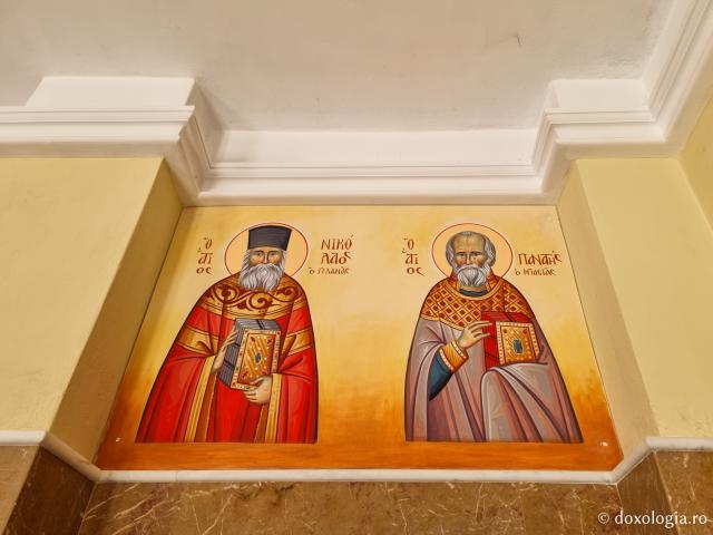 Pleiadă de sfinți contemporani regăsiți în pictura bisericii mănăstirii Milesi din Grecia / Foto: Magda Buftea Pleiadă de sfinți contemporani regăsiți în pictura bisericii mănăstirii Milesi din Grecia