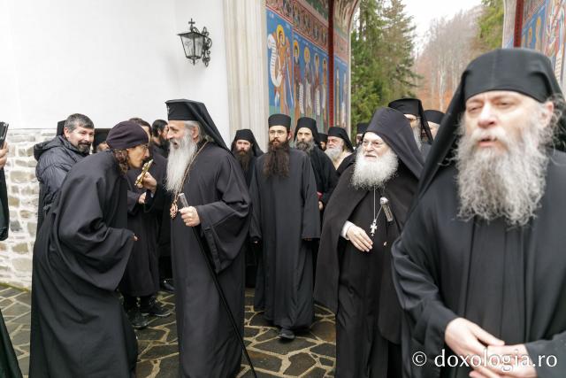 Vizita părintelui Efrem Vatopedinul la Mănăstirile Sihăstria și Secu
