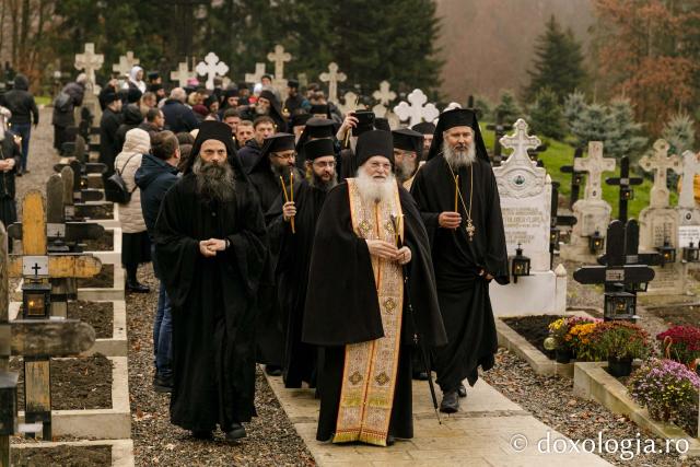 Vizita părintelui Efrem Vatopedinul la Mănăstirile Sihăstria și Secu