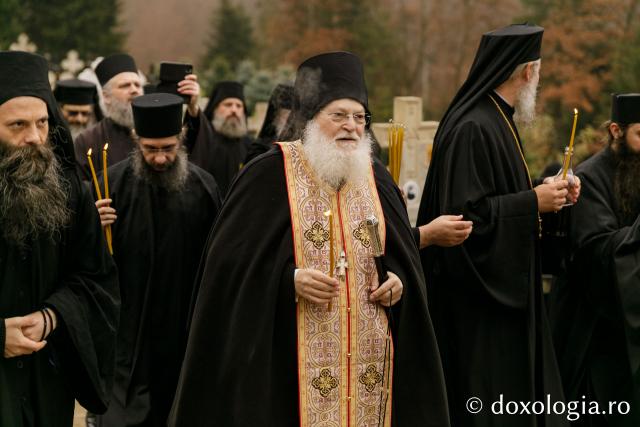 Vizita părintelui Efrem Vatopedinul la Mănăstirile Sihăstria și Secu