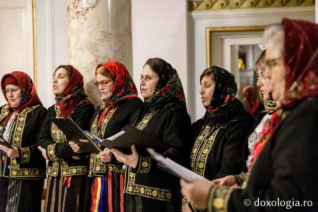 (Foto) Grupul vocal „Sfântul Mina” Focuri – Colindători la Reședința Mitropolitană 2024