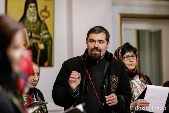(Foto) Grupul vocal „Sfântul Mina” Focuri – Colindători la Reședința Mitropolitană 2024