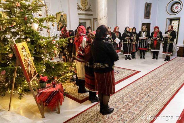 (Foto) Grupul vocal „Sfântul Mina” Focuri – Colindători la Reședința Mitropolitană 2024