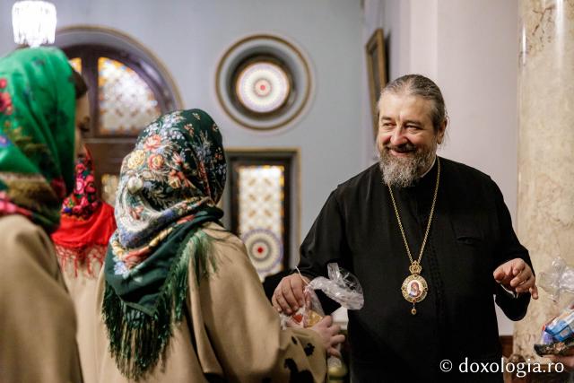 (Foto) Parohia Cristești – Colindători la Reședința Mitropolitană 2024