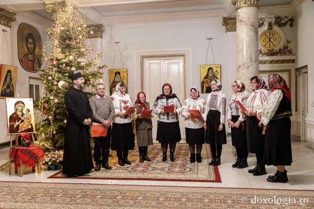 (Foto) Parohia Ionășeni – Colindători la Reședința Mitropolitană 2024