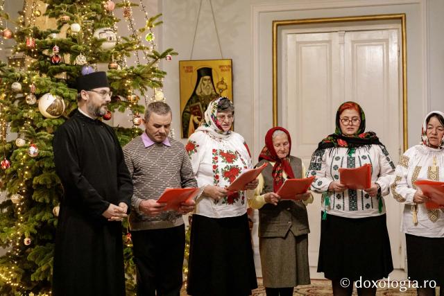 (Foto) Parohia Ionășeni – Colindători la Reședința Mitropolitană 2024