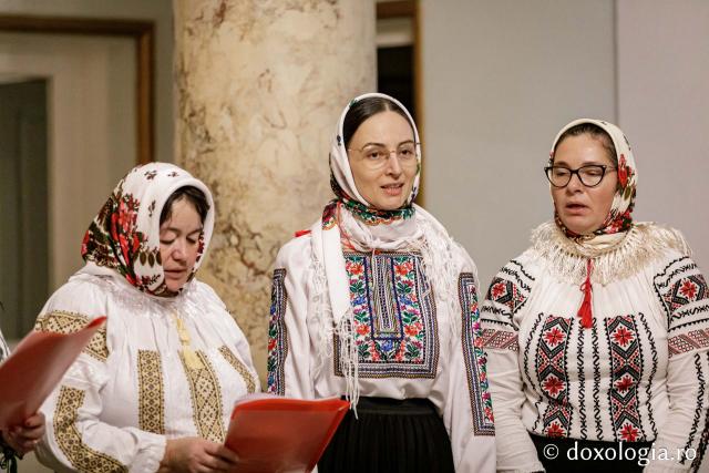 (Foto) Parohia Ionășeni – Colindători la Reședința Mitropolitană 2024