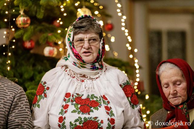 (Foto) Parohia Ionășeni – Colindători la Reședința Mitropolitană 2024