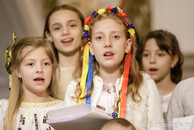 Parohiile Talpalari și Sf. Andrei din Iași – Colindători la Reședința Mitropolitană 2024