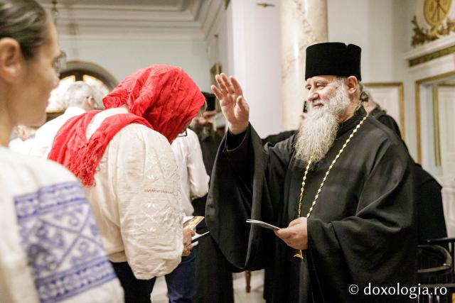 Parohiile Talpalari și Sf. Andrei din Iași – Colindători la Reședința Mitropolitană 2024
