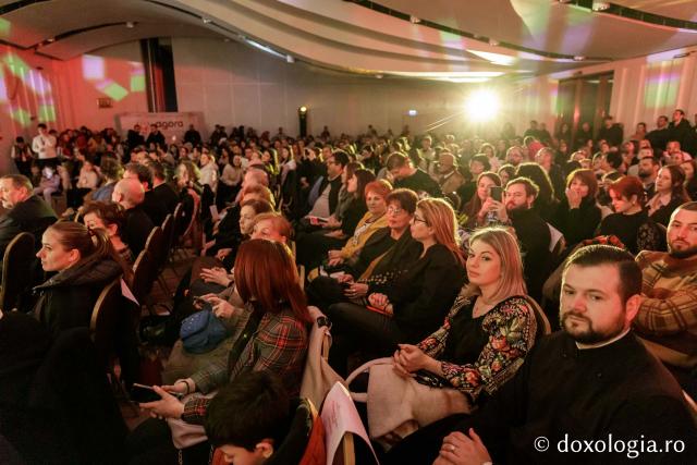 Concertul de colinde al Mitropoliei Moldovei și Bucovinei „Betleemul a deschis Edenul” / foto: Oana Nechifor (Foto) „Betleemul a deschis Edenul”: Peste 1000 de ieșeni au trăit bucuria Nașterii Domnului la Concertul de colinde al Mitropoliei Moldovei și Bucovinei