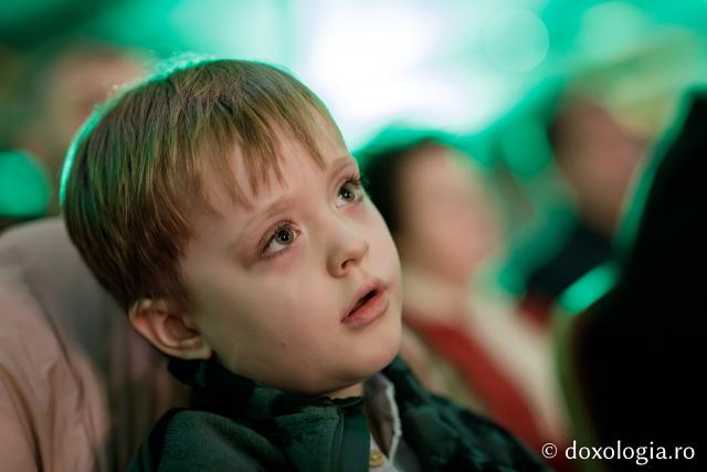 Concertul de colinde al Mitropoliei Moldovei și Bucovinei „Betleemul a deschis Edenul” / foto: Oana Nechifor (Foto) „Betleemul a deschis Edenul”: Peste 1000 de ieșeni au trăit bucuria Nașterii Domnului la Concertul de colinde al Mitropoliei Moldovei și Bucovinei