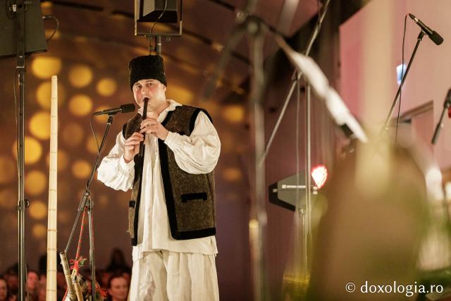 Concertul de colinde al Mitropoliei Moldovei și Bucovinei „Betleemul a deschis Edenul” / foto: Oana Nechifor (Foto) „Betleemul a deschis Edenul”: Peste 1000 de ieșeni au trăit bucuria Nașterii Domnului la Concertul de colinde al Mitropoliei Moldovei și Bucovinei