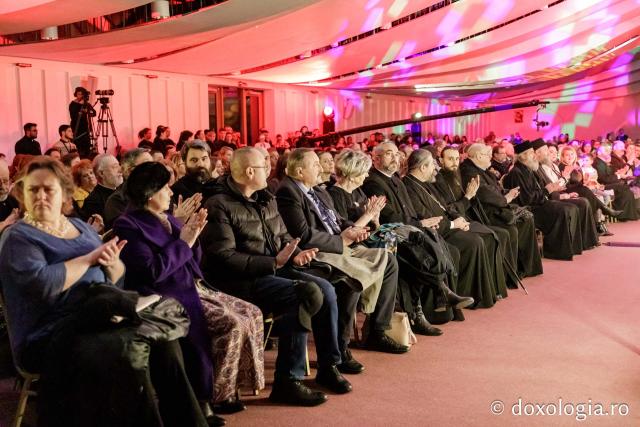 Concertul de colinde al Mitropoliei Moldovei și Bucovinei „Betleemul a deschis Edenul” / foto: Oana Nechifor (Foto) „Betleemul a deschis Edenul”: Peste 1000 de ieșeni au trăit bucuria Nașterii Domnului la Concertul de colinde al Mitropoliei Moldovei și Bucovinei
