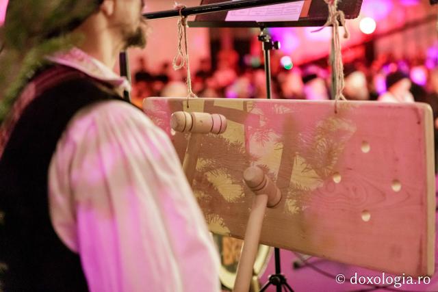 Concertul de colinde al Mitropoliei Moldovei și Bucovinei „Betleemul a deschis Edenul” / foto: Oana Nechifor (Foto) „Betleemul a deschis Edenul”: Peste 1000 de ieșeni au trăit bucuria Nașterii Domnului la Concertul de colinde al Mitropoliei Moldovei și Bucovinei
