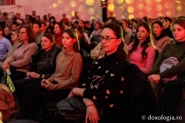 Concertul de colinde al Mitropoliei Moldovei și Bucovinei „Betleemul a deschis Edenul” / foto: Oana Nechifor (Foto) „Betleemul a deschis Edenul”: Peste 1000 de ieșeni au trăit bucuria Nașterii Domnului la Concertul de colinde al Mitropoliei Moldovei și Bucovinei