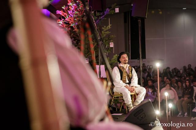 Concertul de colinde al Mitropoliei Moldovei și Bucovinei „Betleemul a deschis Edenul” / foto: Oana Nechifor (Foto) „Betleemul a deschis Edenul”: Peste 1000 de ieșeni au trăit bucuria Nașterii Domnului la Concertul de colinde al Mitropoliei Moldovei și Bucovinei