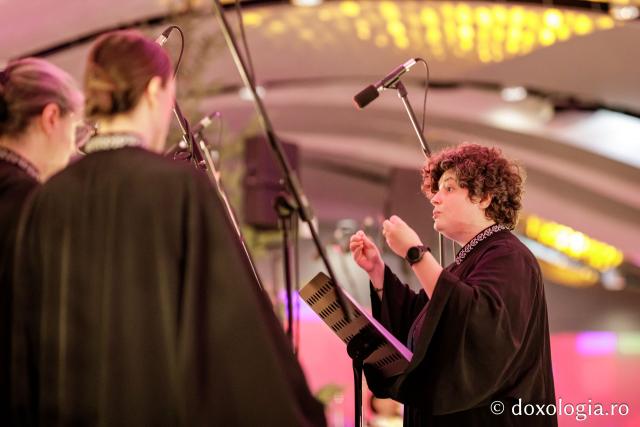 Concertul de colinde al Mitropoliei Moldovei și Bucovinei „Betleemul a deschis Edenul” / foto: Oana Nechifor (Foto) „Betleemul a deschis Edenul”: Peste 1000 de ieșeni au trăit bucuria Nașterii Domnului la Concertul de colinde al Mitropoliei Moldovei și Bucovinei