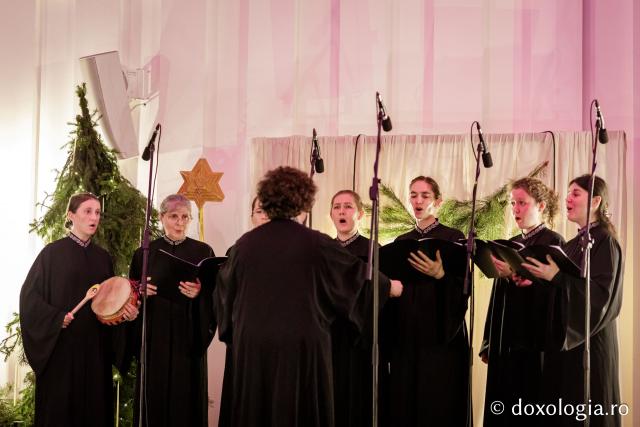 Concertul de colinde al Mitropoliei Moldovei și Bucovinei „Betleemul a deschis Edenul” / foto: Oana Nechifor (Foto) „Betleemul a deschis Edenul”: Peste 1000 de ieșeni au trăit bucuria Nașterii Domnului la Concertul de colinde al Mitropoliei Moldovei și Bucovinei