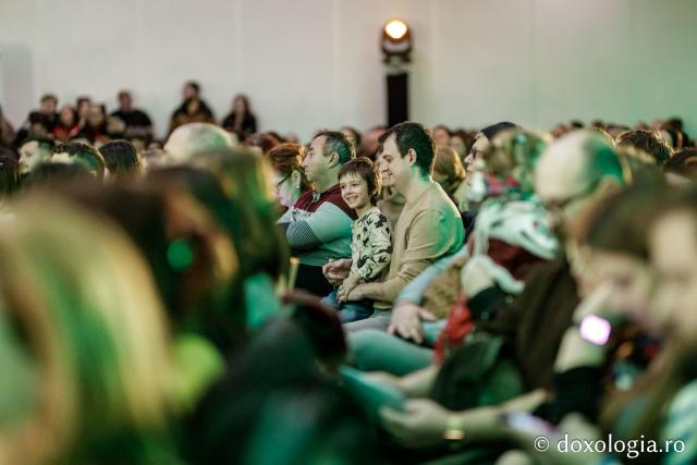 Concertul de colinde al Mitropoliei Moldovei și Bucovinei „Betleemul a deschis Edenul” / foto: Oana Nechifor (Foto) „Betleemul a deschis Edenul”: Peste 1000 de ieșeni au trăit bucuria Nașterii Domnului la Concertul de colinde al Mitropoliei Moldovei și Bucovinei