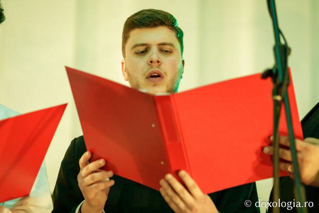 Concertul de colinde al Mitropoliei Moldovei și Bucovinei „Betleemul a deschis Edenul” / foto: Oana Nechifor (Foto) „Betleemul a deschis Edenul”: Peste 1000 de ieșeni au trăit bucuria Nașterii Domnului la Concertul de colinde al Mitropoliei Moldovei și Bucovinei